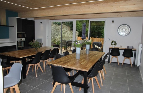 Azay-le-Rideau House | Gite l'Hermine, 15 pers, heated indoor pool, RDC PMR, enclosed garden