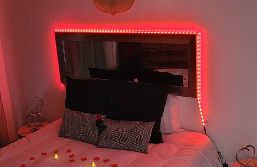 Bezenac Ski Chalet | Gîte l'Hirondelle with private Spa