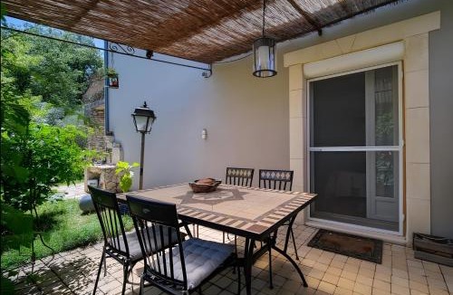 Chateauneuf-du-Rhone House | Gite La Bastide De La Coda