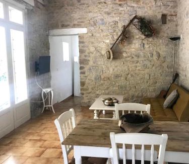 Saint-Antonin Noble Val Apartment | gite la bergerie en bord d'Aveyron