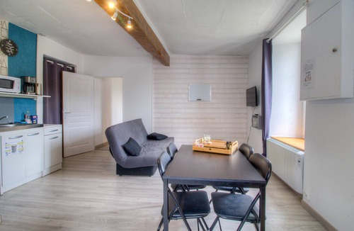 Mallievre House | Gite La Brise 2/4 people 6kms from the puy du fou park