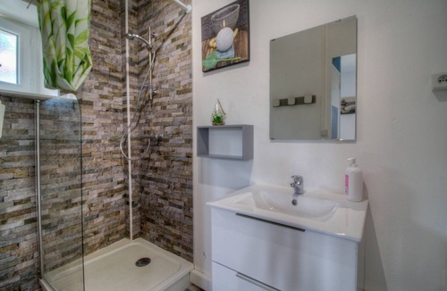 Mallievre House | Gite La Brise 2/4 people 6kms from the puy du fou park