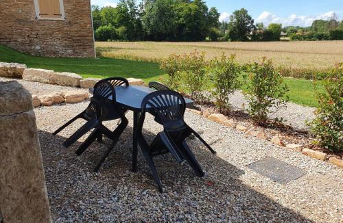 Villemoirieu Apartment | Gite La Buissonnière 2