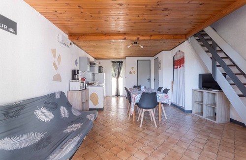 Roquefort-des-Corbieres House | Gîte La Capelle for 7 People, with Pool