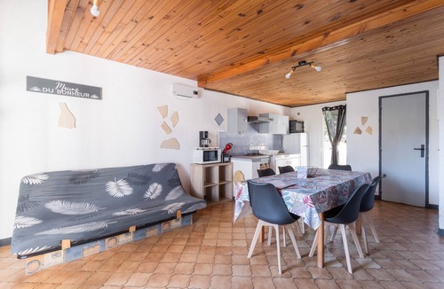 Roquefort-des-Corbieres House | Gîte La Capelle for 7 People, with Pool