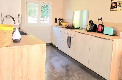 Issanlas House | Gite la gloire de mon pere all comforts quiet pets welcome