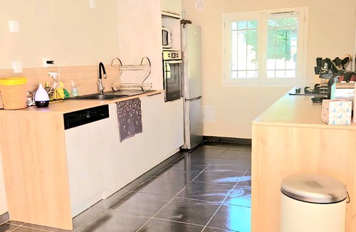 Issanlas House | Gite la gloire de mon pere all comforts quiet pets welcome