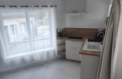 Veuves Apartment | Gite "La Glycine" for 2 with Heated Pool from Mid-May to September