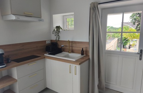 Veuves Apartment | Gite "La Glycine" for 2 with Heated Pool from Mid-May to September