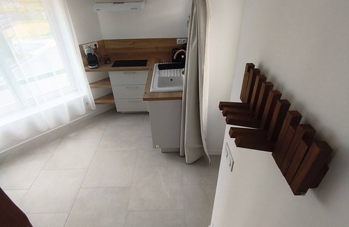 Veuves Apartment | Gite "La Glycine" for 2 with Heated Pool from Mid-May to September