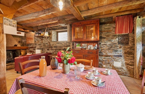 Sentein Cottage | Gîte “La Grange De Claude” with Mountain View and Private Garden