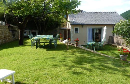 Quezac House | GITE La Méjeannelle