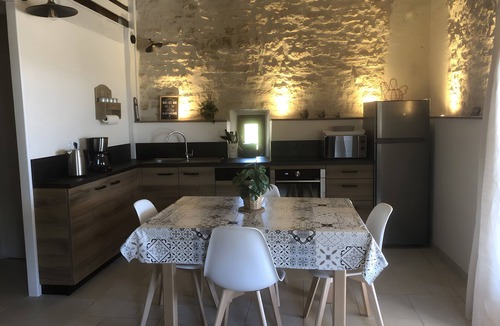 Le Garn Cottage | Gîte “La Magnanerie” with Private Terrace, Wi-Fi, and Air Conditioning