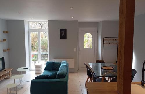 Marcillac-Vallon House | Gite La maison du gardien