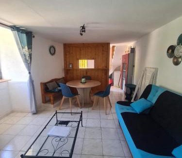 Saint-Chely-du-Tarn House | Gite la maison de Jules