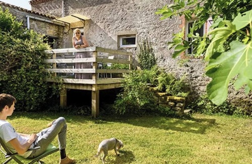 Mortagne-sur-Sevre House | Gite la petite maison in Mortagne sur sévre
