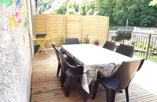 Lods Apartment | GITE LA PETITE ECLUSE EN BORD DE LOUE