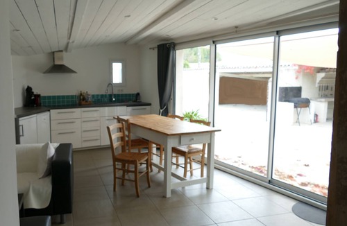 Espondeilhan House | Gîte la Tuilerie - Charming house with terrace & jacuzzi in Espondeilhan