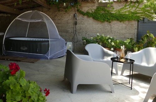 Espondeilhan House | Gîte la Tuilerie - Charming house with terrace & jacuzzi in Espondeilhan