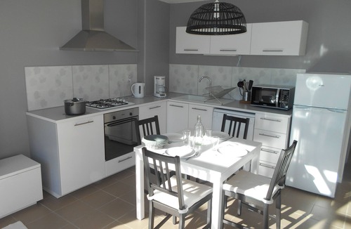 Meynes House | Gite La Vie Est Belle, near the Pont du Gard, Nimes, Avignon, Uzes, Arles and A9