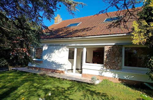 Petit-Fort-Philippe House | Gîte labellisé chez "Mamoune" is located right next to the beach by the footpath