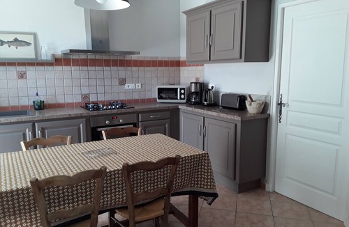 Althen-des-Paluds House | Gite Le 199