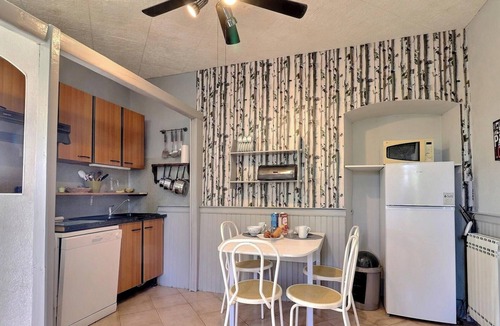 Chauzon Cottage | Gîte “Le Barquetier” with Shared Pool, Wi-Fi, and Air Conditioning