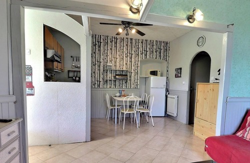 Chauzon Cottage | Gîte “Le Barquetier” with Shared Pool, Wi-Fi, and Air Conditioning