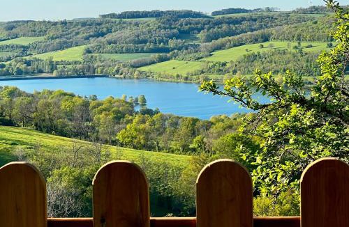 Civry-en-Montagne House | Gite Le Belvédère du Lac