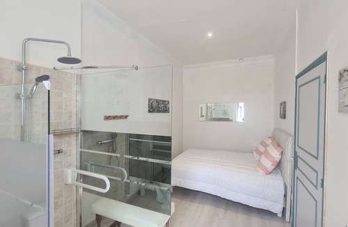 Le Blanc Cottage | Gite Le Blanc, 4 bedrooms, 10 persons