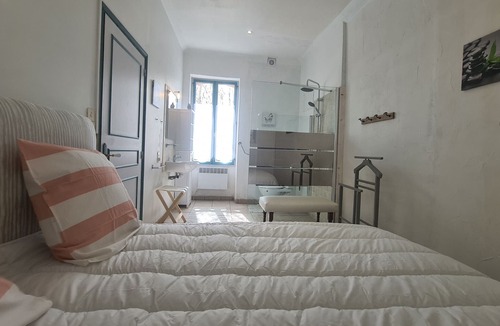 Le Blanc Cottage | Gite Le Blanc, 4 bedrooms, 10 persons