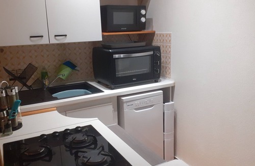 Lesperon Apartment | 'Gite Le Cèdre' – Private Terrace & Garden, Open Mid-April to Late October, 3-Night Minimum