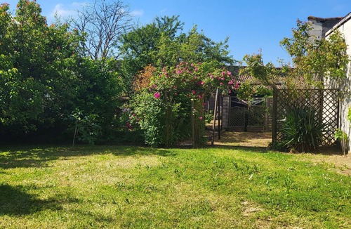 Doue-en-Anjou House | Gite le Chai sleeps 7