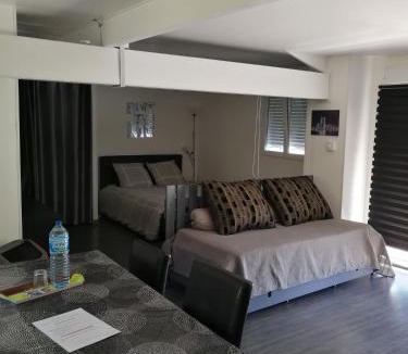 Rochefoucauld - Porte du Perigord House | Gite - Le chemin blanc