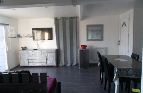 Rochefoucauld - Porte du Perigord House | Gite - Le chemin blanc