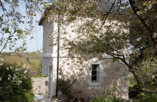 Montlouis-sur-Loire House | Gîte "Le Colombier", between the vineyards and the Loire