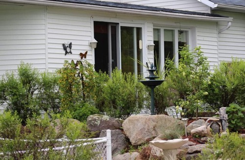 Mauricie Bed & Breakfast | Gîte le Grandelinois - La Maria - Room with two single beds