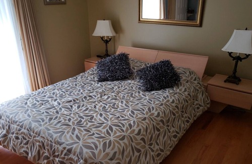 Saint-Paulin Bed & Breakfast | Gîte le Grandelinois - La Bolduc - Room with Queen bed