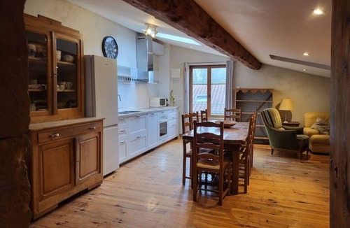 Albigny-sur-Saone Apartment | Gite le grenier des maraîchers