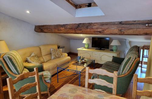 Albigny-sur-Saone Apartment | Gite le grenier des maraichers