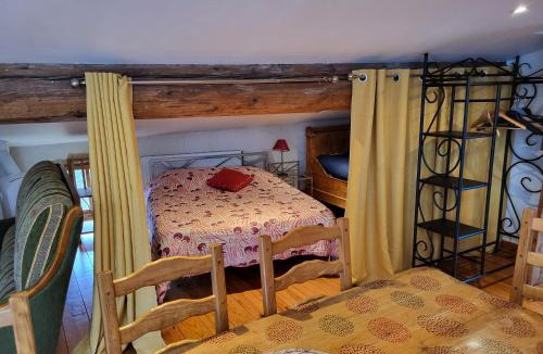 Albigny-sur-Saone Apartment | Gite le grenier des maraichers