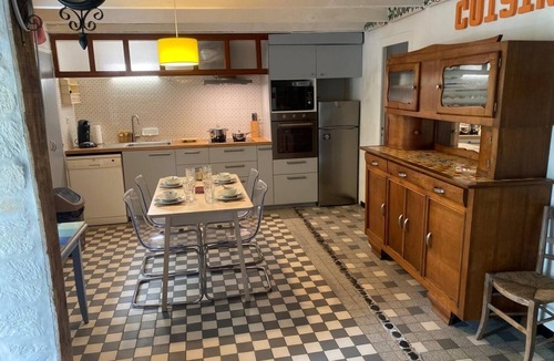 Salignac House | Gite LE Logis D'hortense