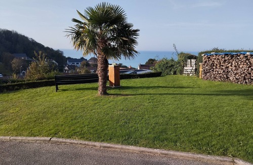 Berneval-le-Grand Apartment | Gite Le Palmier, sea view beach 300 m