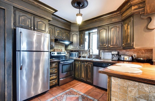 Grandes-Piles Bed & Breakfast | Gite Le Petit Manoir