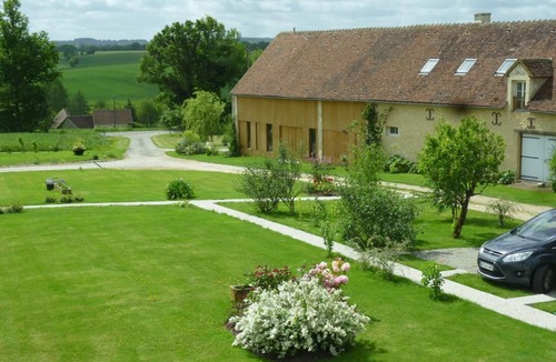 Le Pin-la-Garenne Cottage | Gite Le Pin-la-Garenne, 3 bedrooms, 9 persons