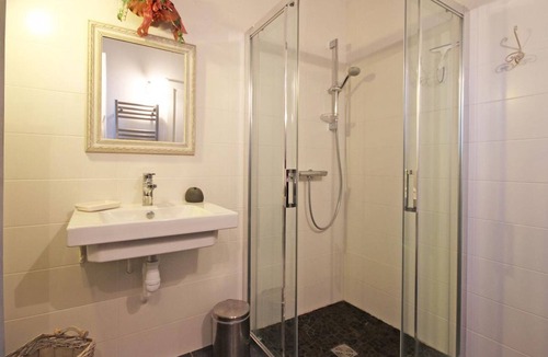 Le Pin-la-Garenne Cottage | Gite Le Pin-la-Garenne, 3 bedrooms, 9 persons