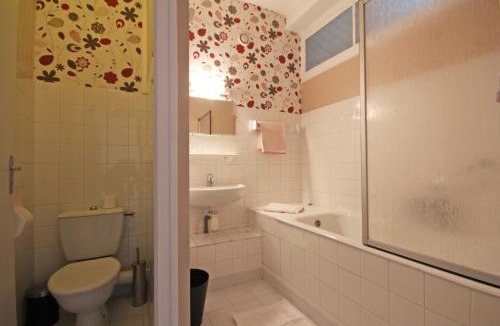 Domfront Bed & Breakfast | Gite Le Relais Saint Michel