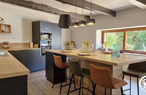 Almayrac House | GITE LE RUISSEAU DU BEJEAN with swimming pool and wooded grounds