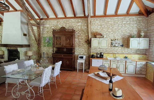 Cezac House | Gite Le Sabatou. Converted Barn, Private Pool, 15ha ASPAS Nature Park.