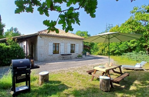 Cezac House | Gite Le Sabatou. Converted Barn, Private Pool, 15ha ASPAS Nature Park.